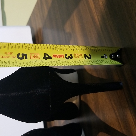 Saks Fifth Avenue Scalloped Heels - Picture 9 of 9